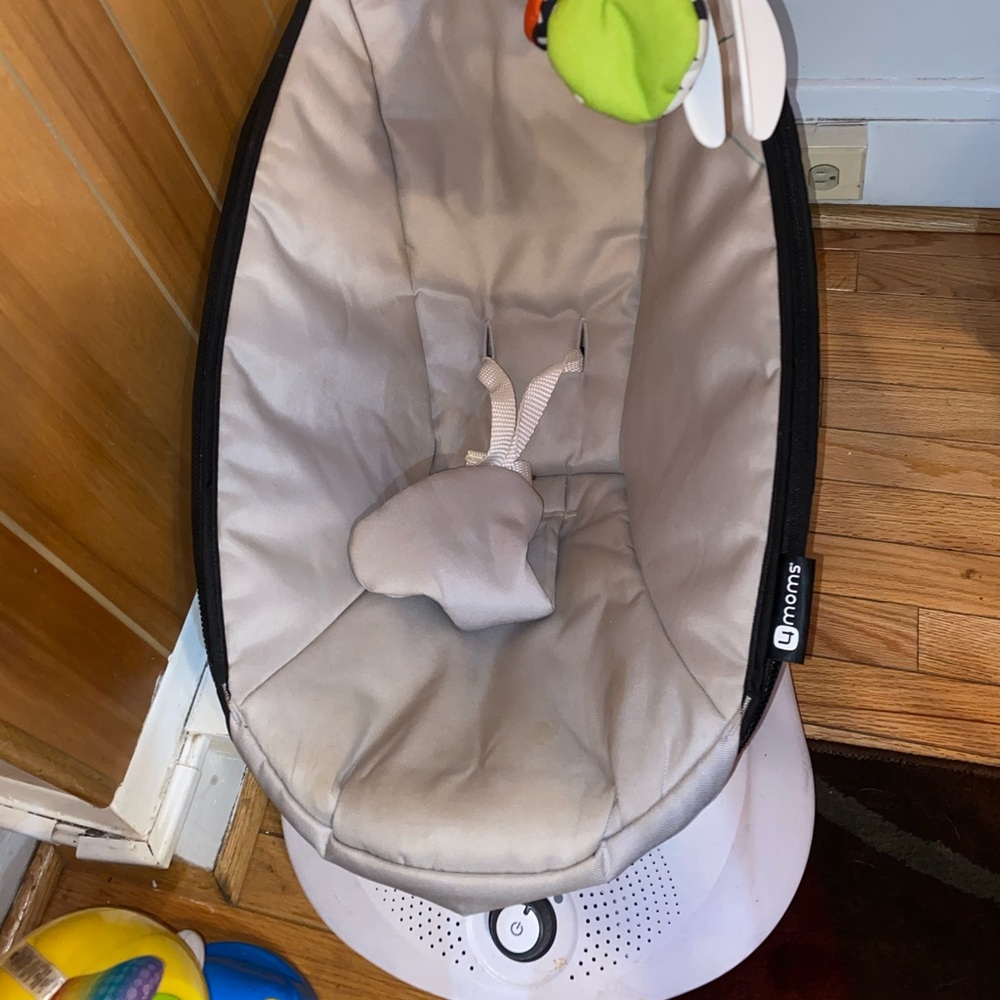 4 moms chair